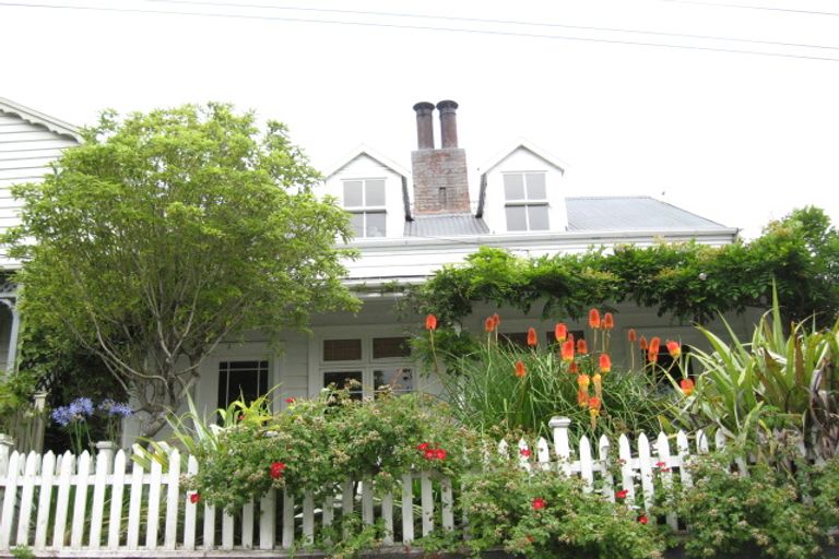 Photo of property in 26a Saint Davids Street, Lyttelton, 8082