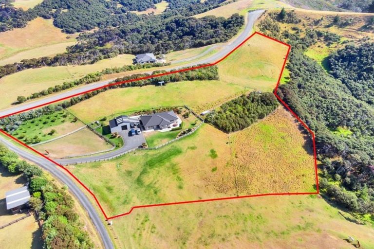 Photo of property in 140 Webber Road, South Head, Helensville, 0874