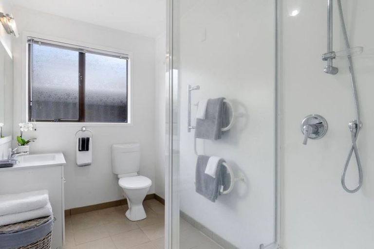 Photo of property in 2/99 Matipo Road, Mairangi Bay, Auckland, 0630