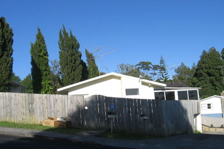 Photo of property in 2/12 Tilden Avenue, Hillcrest, Auckland, 0627