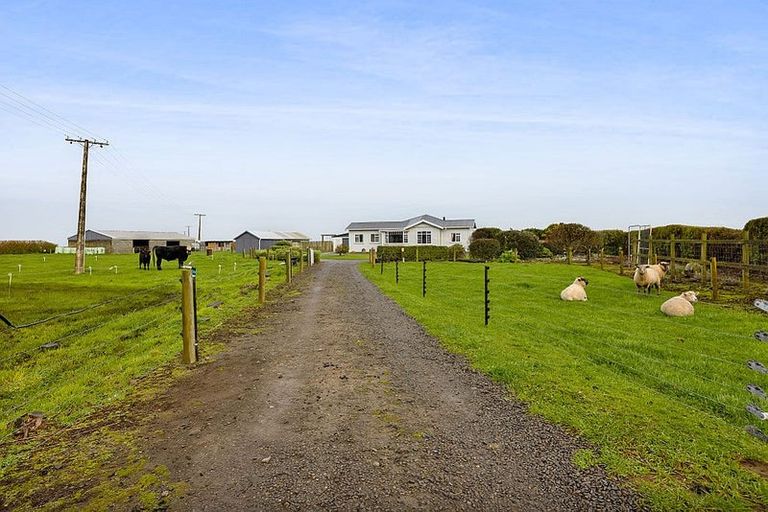 Photo of property in 22 Batten Road, Okaiawa, Hawera, 4671