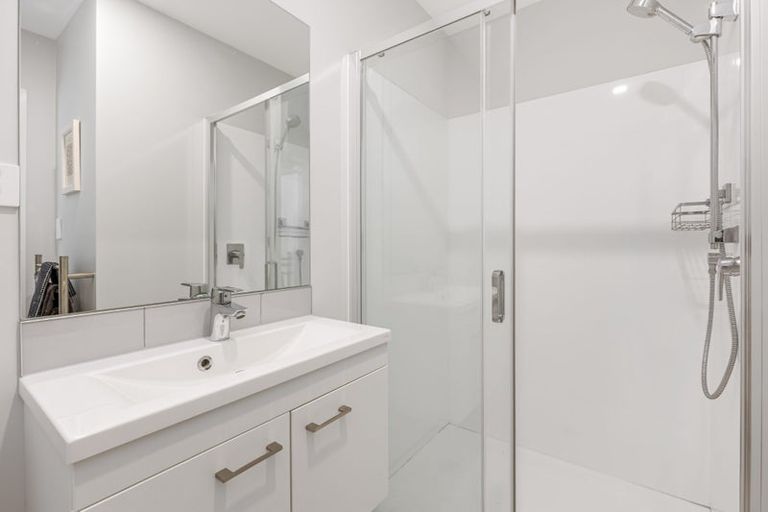 Photo of property in 8/3 Fairdale Place, Birkdale, Auckland, 0626