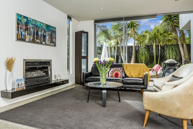 Photo of property in 33 Waiake Street, Torbay, Auckland, 0630