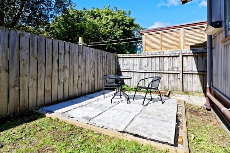 Photo of property in 1/93 Hobsonville Road, West Harbour, Auckland, 0618