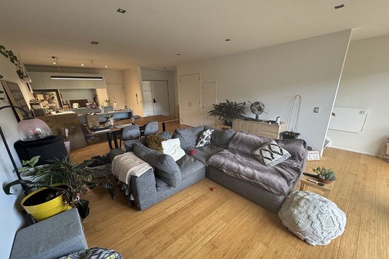 Photo of property in 38 Saddleback Grove, Karori, Wellington, 6012