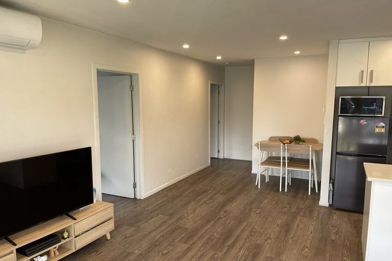 Photo of property in 14 Yeovil Road, Te Atatu Peninsula, Auckland, 0610