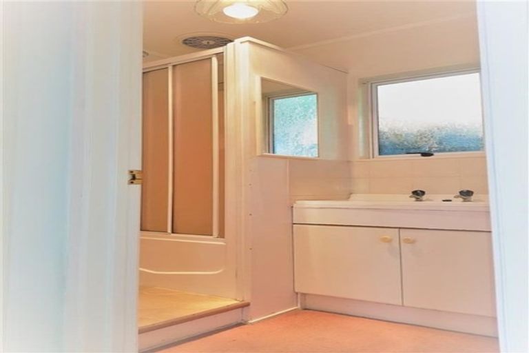 Photo of property in 1/45 Rothesay Bay Road, Rothesay Bay, Auckland, 0630