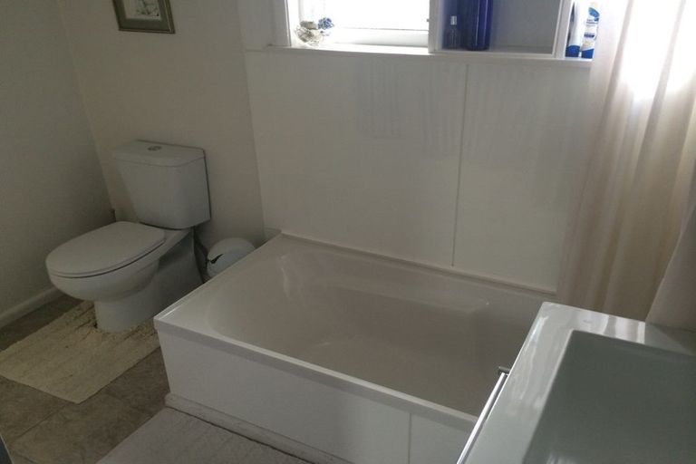 Photo of property in 90 Brookside Terrace, Bryndwr, Christchurch, 8053