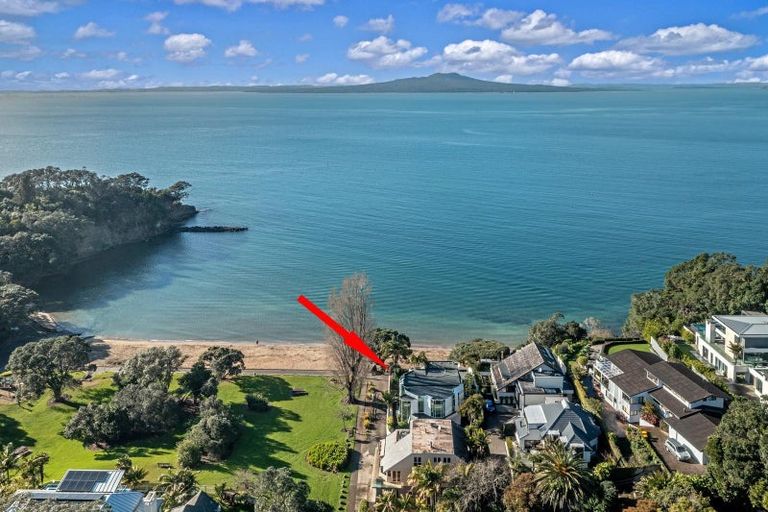 Photo of property in 1/9 The Esplanade, Castor Bay, Auckland, 0620
