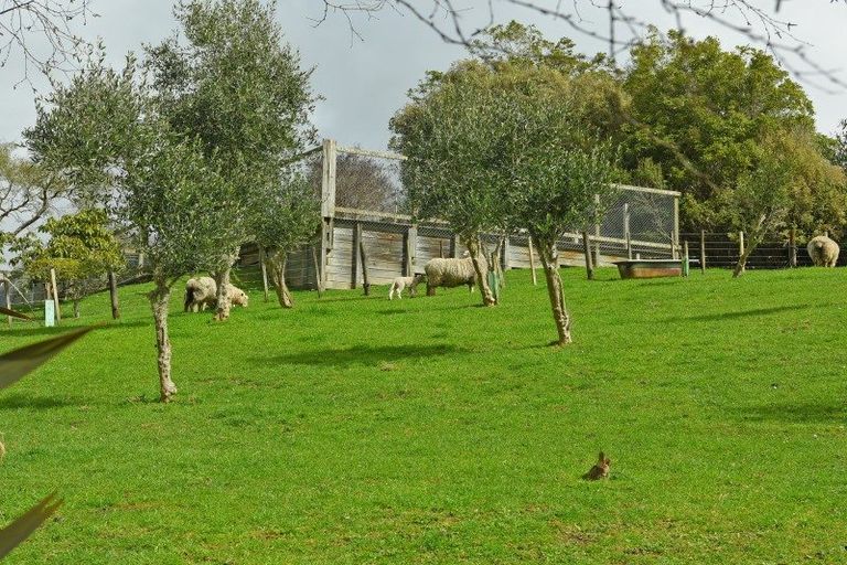 Photo of property in 160 Katherine Mansfield Drive, Whitemans Valley, Upper Hutt, 5371