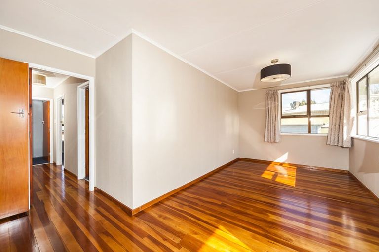 Photo of property in 5 Johnston Road, Mount Wellington, Auckland, 1060