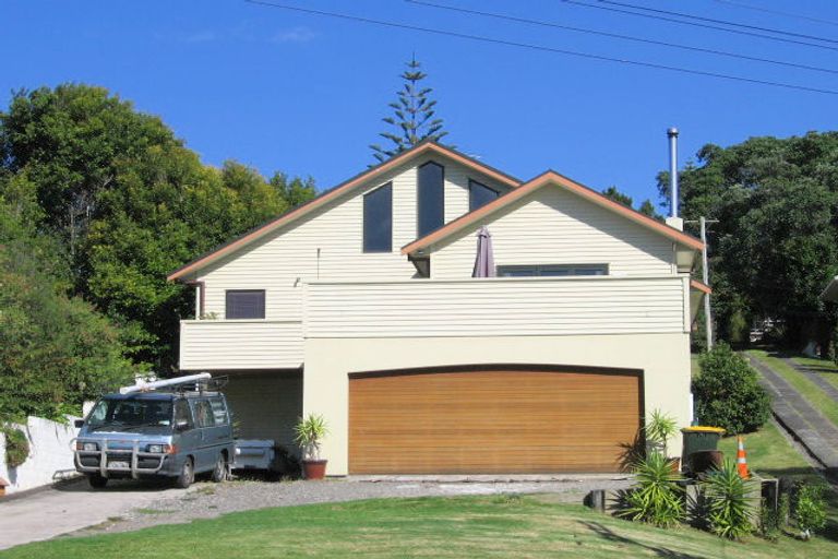 Photo of property in 22 Newhaven Terrace, Mairangi Bay, Auckland, 0630