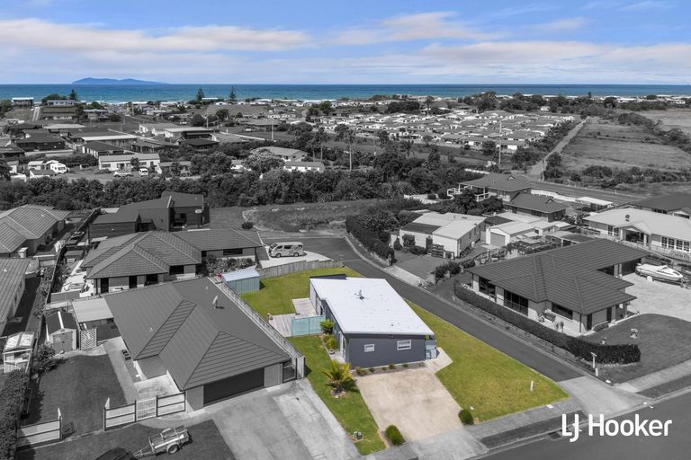 Photo of property in 16 Reel Road, Athenree, Waihi Beach, 3611