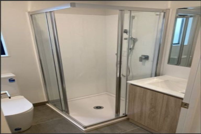 Photo of property in 83 Morihana Close, Glen Eden, 0602