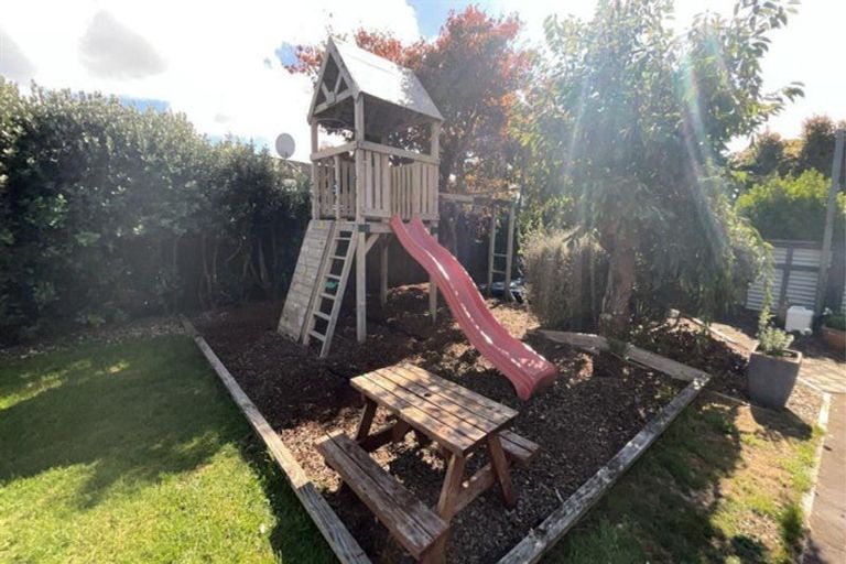 Photo of property in 22a Waiwera Place, Merrilands, New Plymouth, 4312