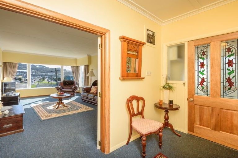 Photo of property in 5 Lonsdale Crescent, Rongotai, Wellington, 6022