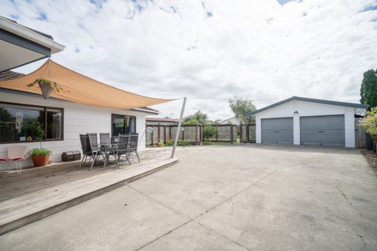 Photo of property in 53 Raglan Avenue, Cloverlea, Palmerston North, 4412