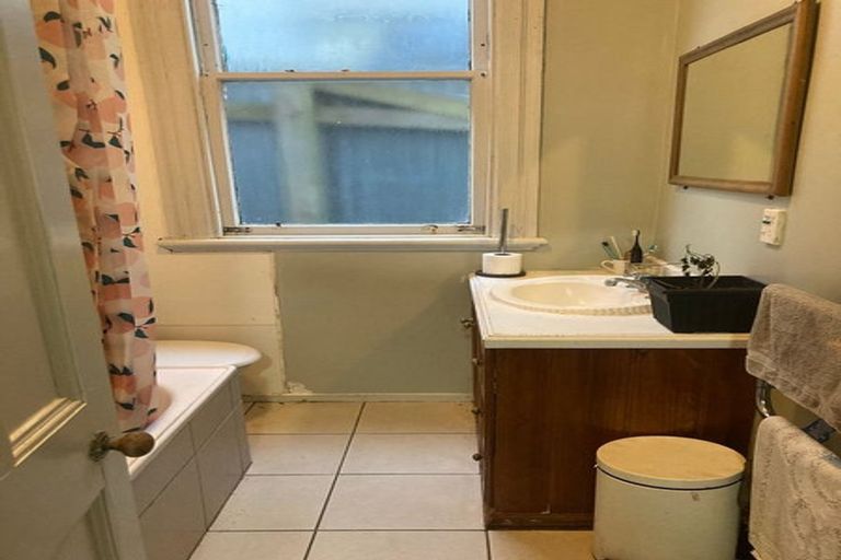 Photo of property in 24 Macdonald Crescent, Te Aro, Wellington, 6011