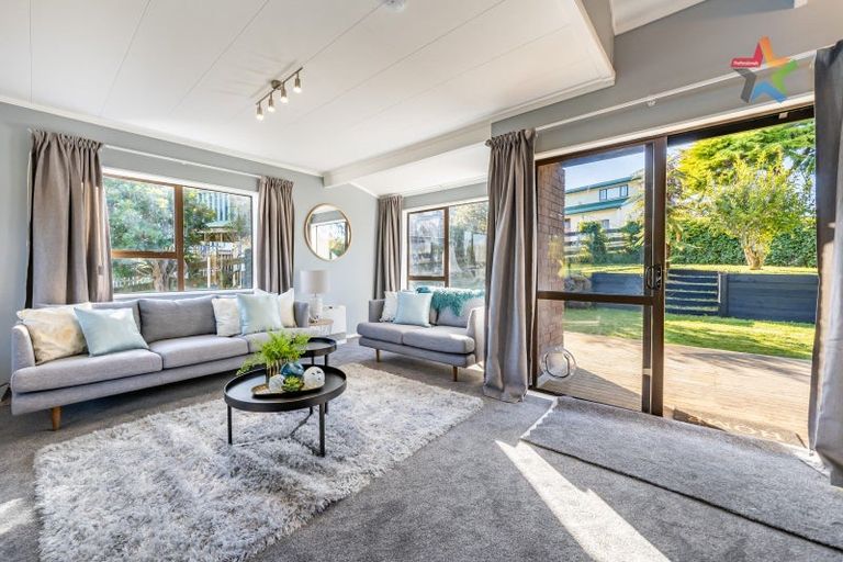 Photo of property in 191 Holborn Drive, Stokes Valley, Lower Hutt, 5019