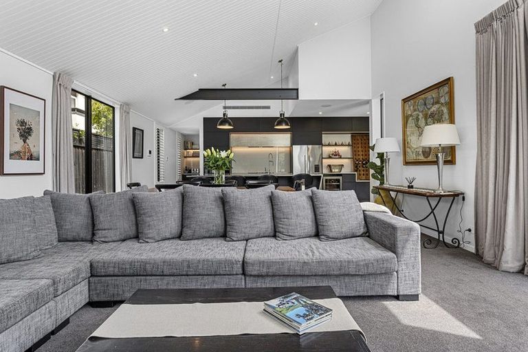 Photo of property in 10 Weka Street, Fendalton, Christchurch, 8041