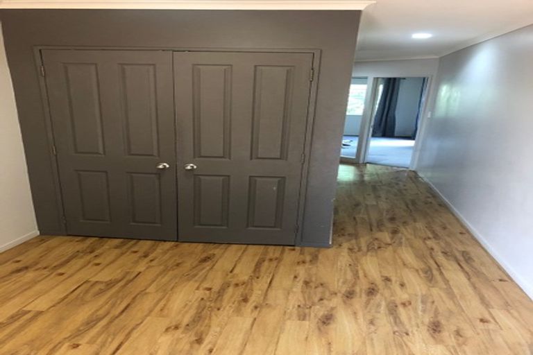 Photo of property in Chantelle Close, 44a Lavery Place, Sunnynook, Auckland, 0632