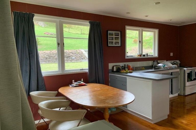 Photo of property in 6 Willow Place, Horahora, Whangarei, 0110