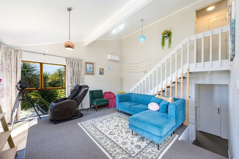 Photo of property in 1/4 Newstead Avenue, Browns Bay, Auckland, 0632