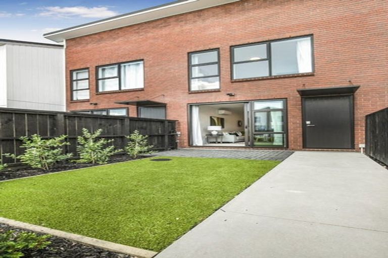 Photo of property in 43 Manarini Road, Westgate, Auckland, 0614