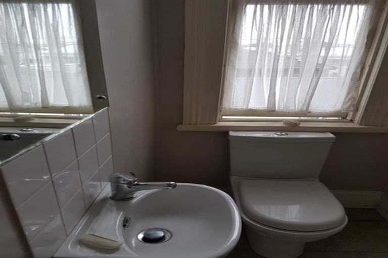 Photo of property in 134 Victoria Road, Saint Kilda, Dunedin, 9012