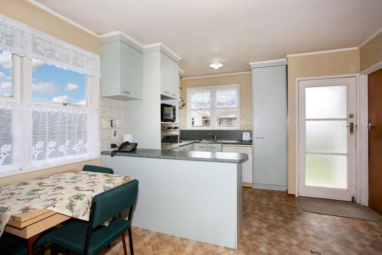 Photo of property in 108 Settlement Road, Papakura, 2110