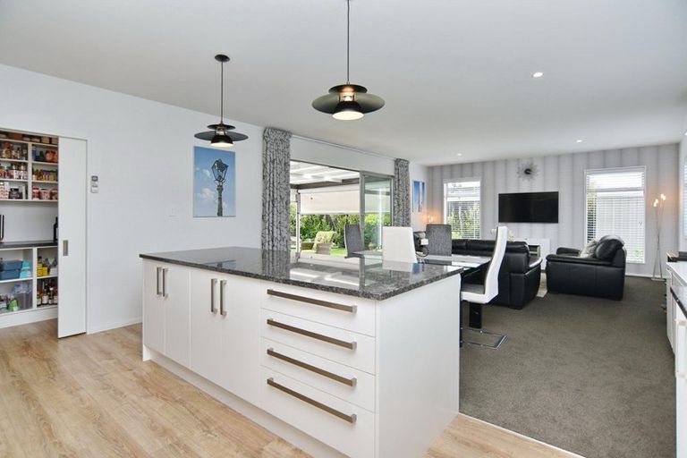 Photo of property in 24 Chatsworth Avenue, Rangiora, 7400