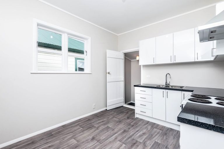 Photo of property in 4a Tarawera Road, Johnsonville, Wellington, 6037