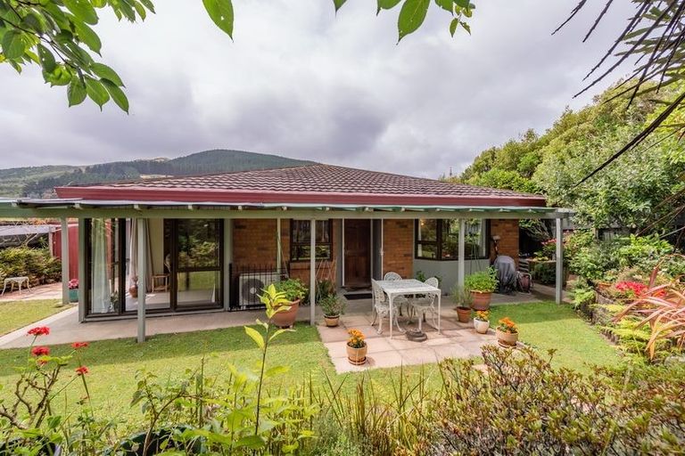 Photo of property in 17a Coates Street, Tawa, Wellington, 5028