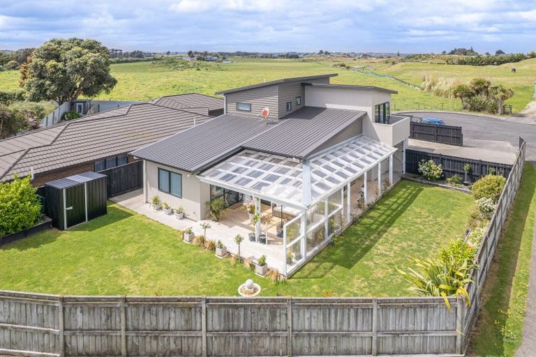 Photo of property in 13 Kamahi Street, Castlecliff, Whanganui, 4501