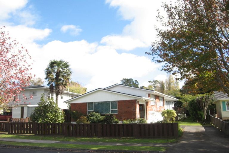 Photo of property in 55 Beechdale Crescent, Pakuranga Heights, Auckland, 2010