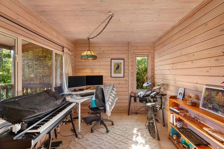 Photo of property in 64 Seabrook Avenue, New Lynn, Auckland, 0600