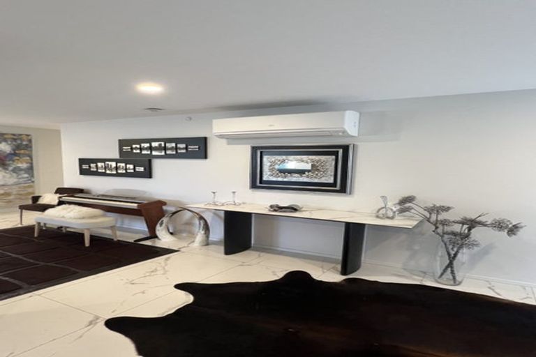 Photo of property in 1 Wyon Way, Flat Bush, Auckland, 2016