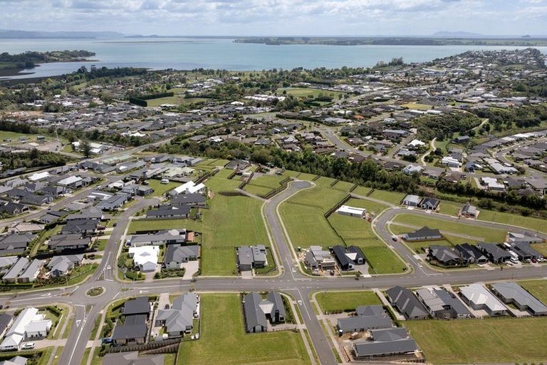 Photo of property in 32 Ridge Drive, Omokoroa, 3114