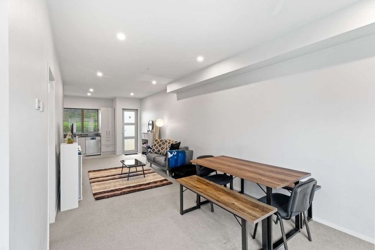 Photo of property in 26/11 Ray Small Drive, Papakura, 2110