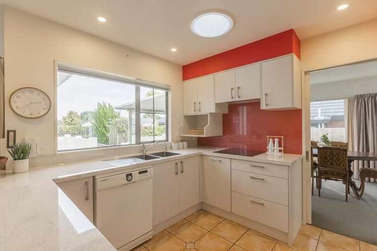 Photo of property in 318 Manly Street, Paraparaumu Beach, Paraparaumu, 5032