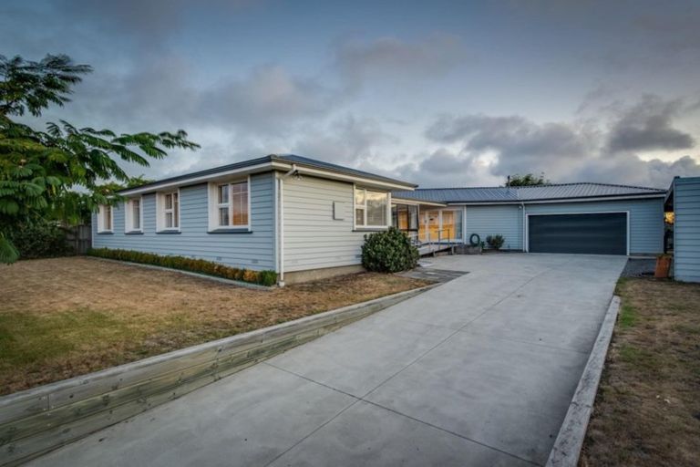 Photo of property in 56 Bickerton Street, Wainoni, Christchurch, 8061