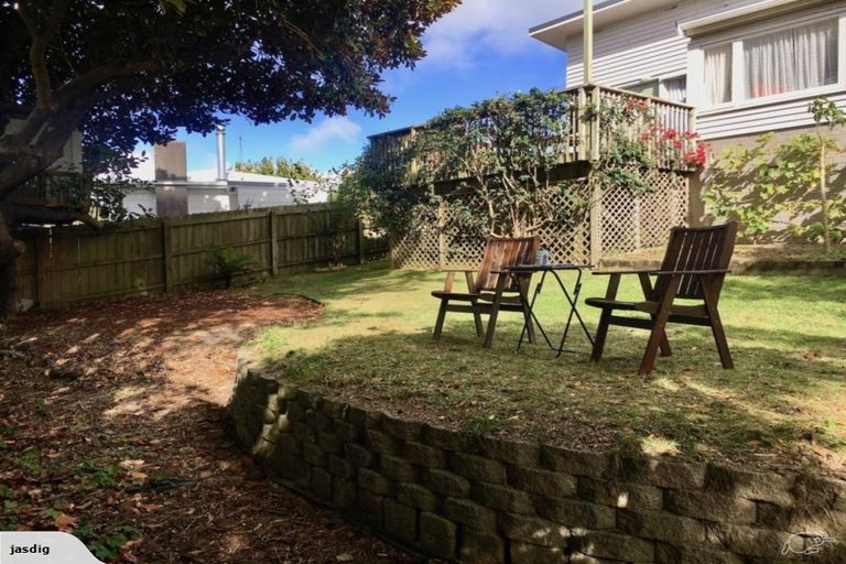 Photo of property in 135a Mokoia Road, Birkenhead, Auckland, 0626