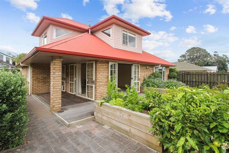 Photo of property in 11 Albert Street, Pukekohe, 2120