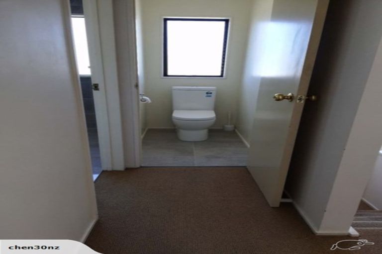 Photo of property in 52 Carlisle Road, Browns Bay, Auckland, 0630