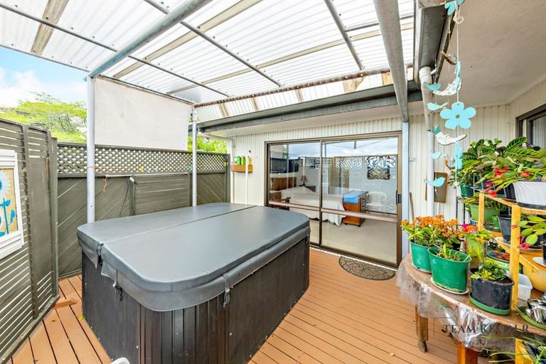 Photo of property in 32 Redmount Place, Red Hill, Papakura, 2110