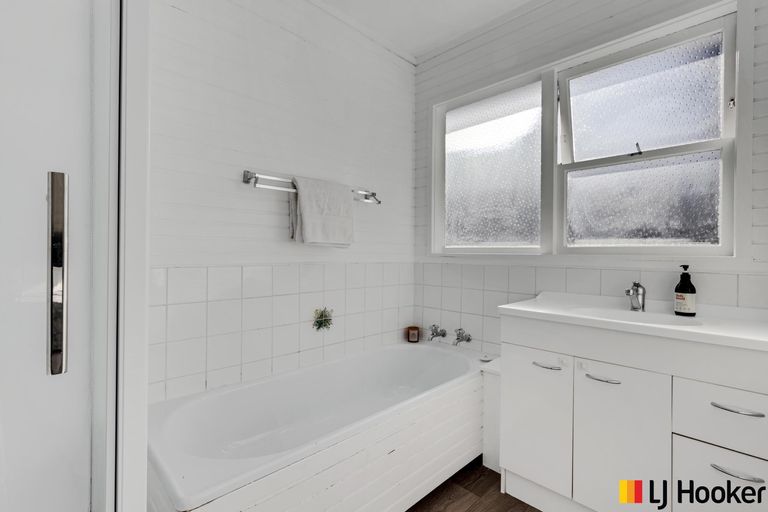 Photo of property in 23 Kahurangi Place, Hillpark, Auckland, 2102