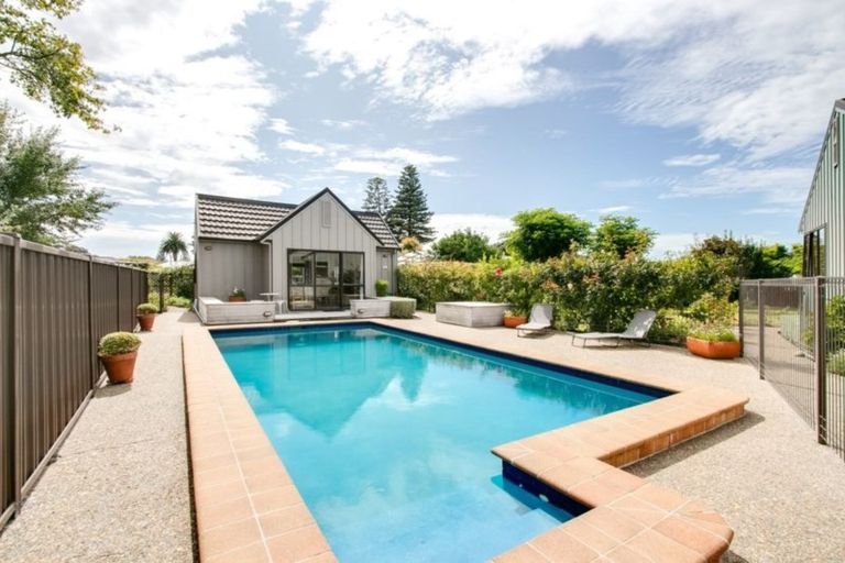 Photo of property in 18 Airini Road, Waimarama, Havelock North, 4294