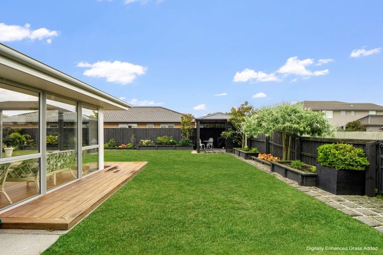 Photo of property in 22 Sequoia Way, Rangiora, 7400