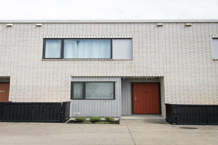 Photo of property in 12b Titoki Street, Te Atatu Peninsula, Auckland, 0610