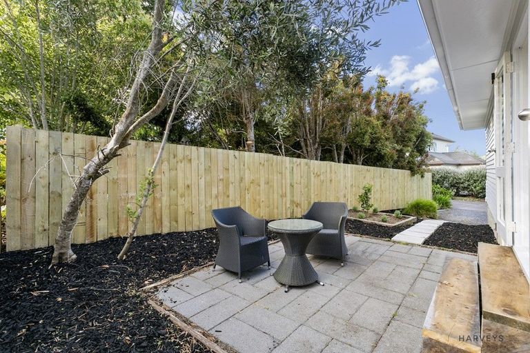 Photo of property in 534 West Coast Road, Oratia, Auckland, 0604